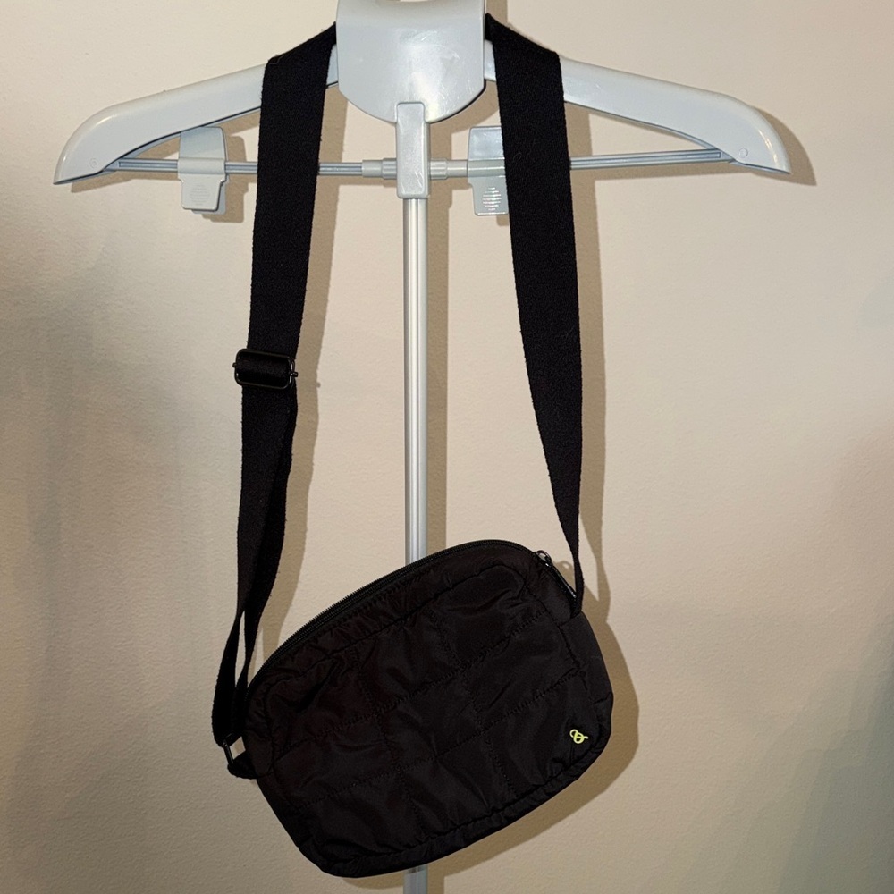 Minimalist Black Quilted Crossbody Bag - unisex Shoulder Sling